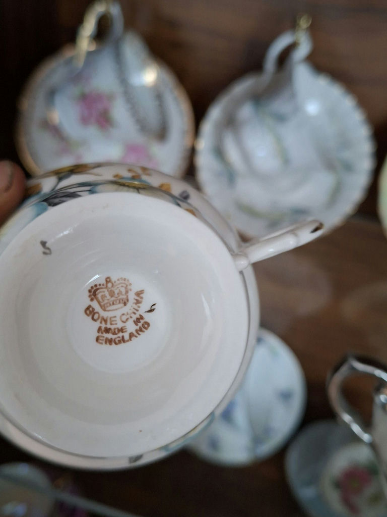 Assorted Floral China Teacups, Saucers, Sugar Bowl, and Creamer - image 8 of 10