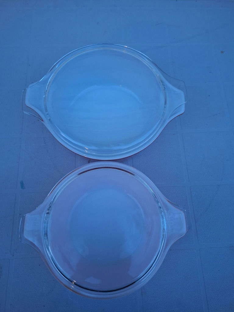 Two Pyrex Vintage Glass Casserole Dishes with Lids - image 4 of 7