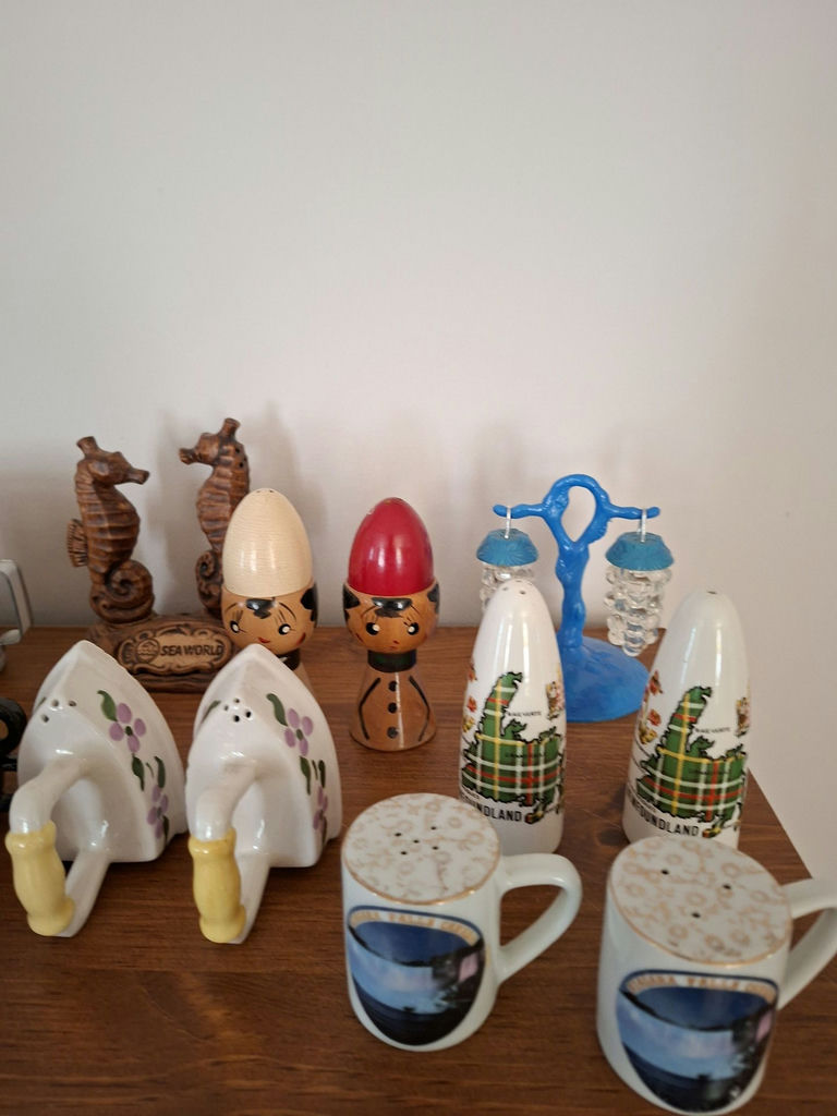 Assorted Ceramic and Decorative Figurines and Kitchenware - image 5 of 7