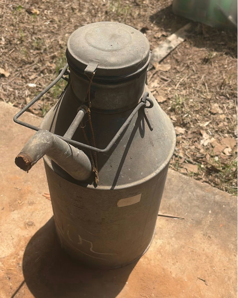 Vintage galvanized milk can with spout and lid - image 3 of 5