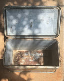 Metal lunch box with carrying handle - thumbnail 3 of 7