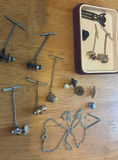Assorted cufflinks, tie bars and jewelry pieces in a Lyntone box - thumbnail 6 of 6