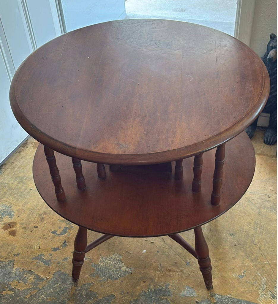 Round two-tier wooden nesting tables - image 1 of 3