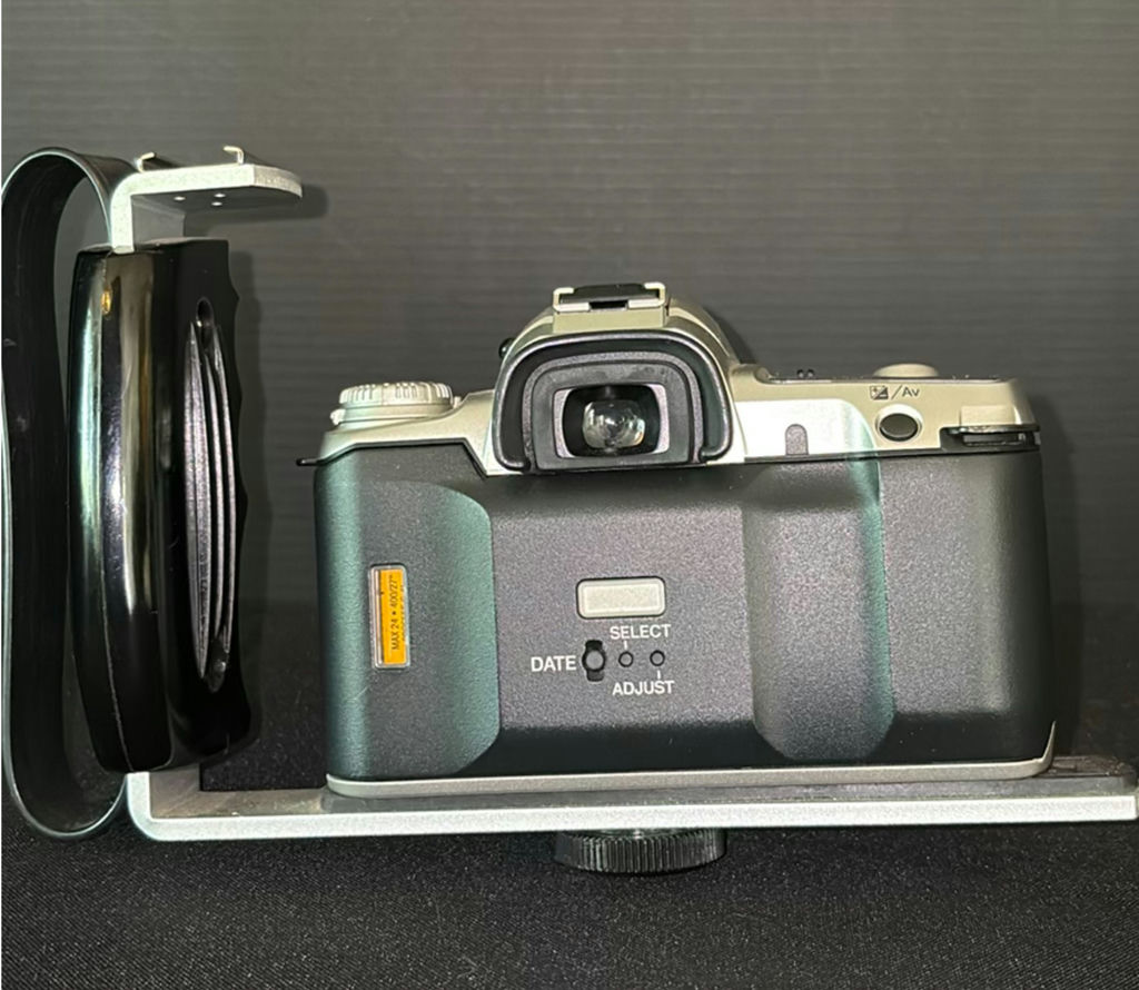 Collection of vintage film and digital cameras - image 9 of 11