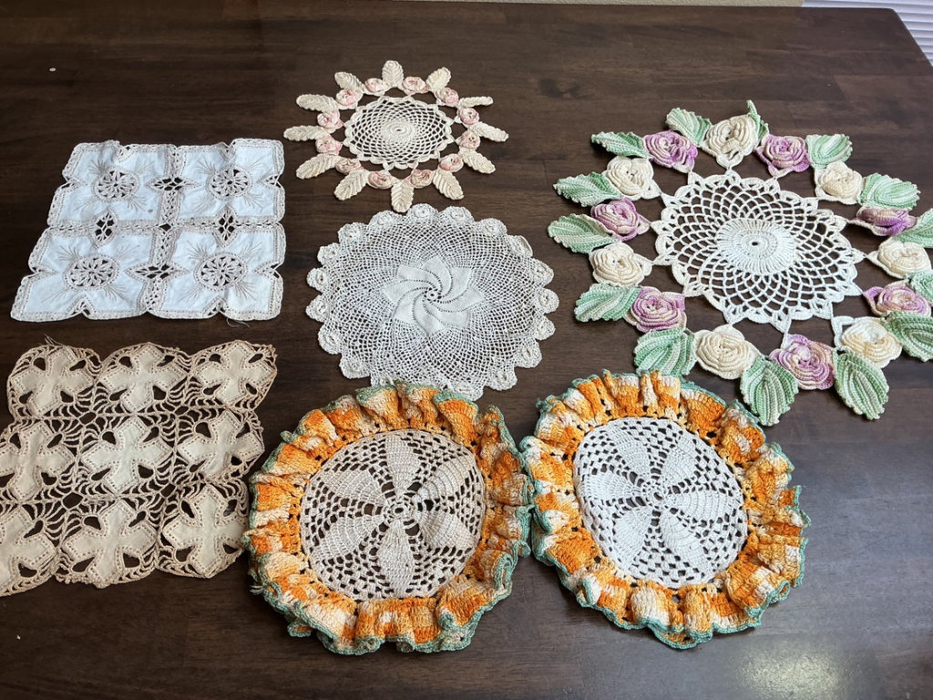 Vintage embroidered pillow cloths, crocheted doilies - image 4 of 5