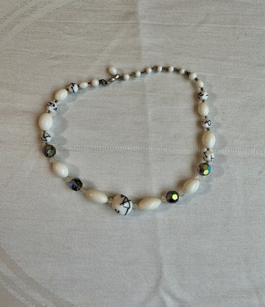 Assorted Beaded Jewelry and Bag - image 2 of 9