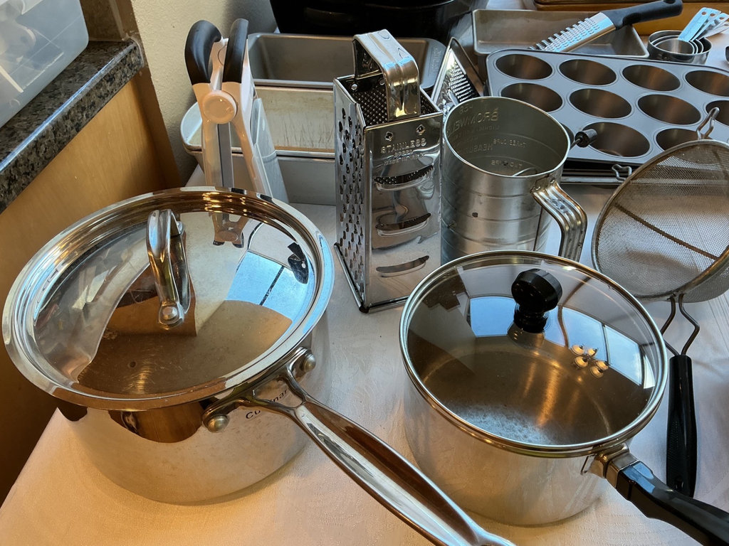 Metal cookware, Bakeware, Utensils - image 2 of 7