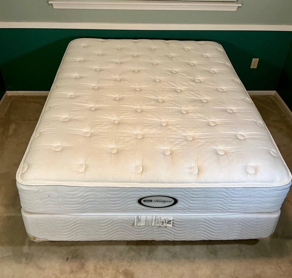 Simmons Beautyrest Mattress - image 2 of 4