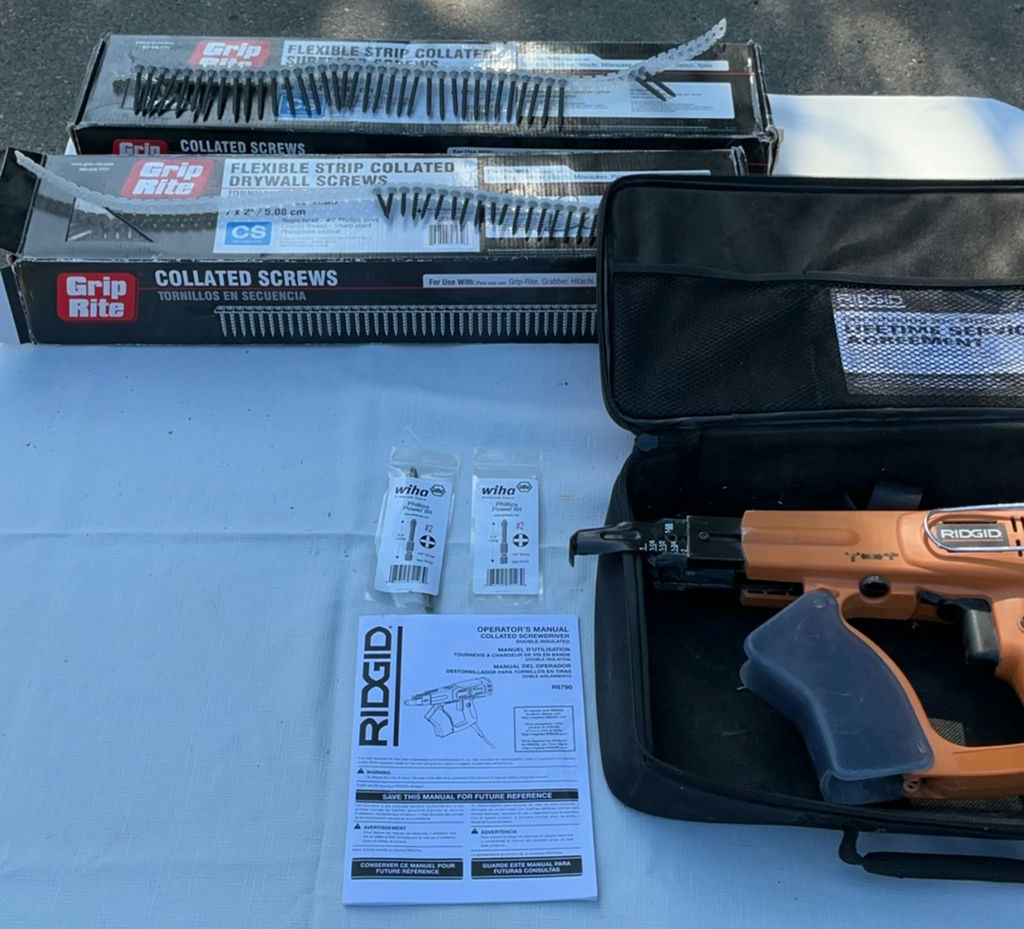 Ridgid Collated Screwdriver And Screws - image 1 of 9