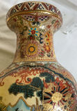 Assorted Asian decorative ceramics: vase, plates, and dish - thumbnail 11 of 11