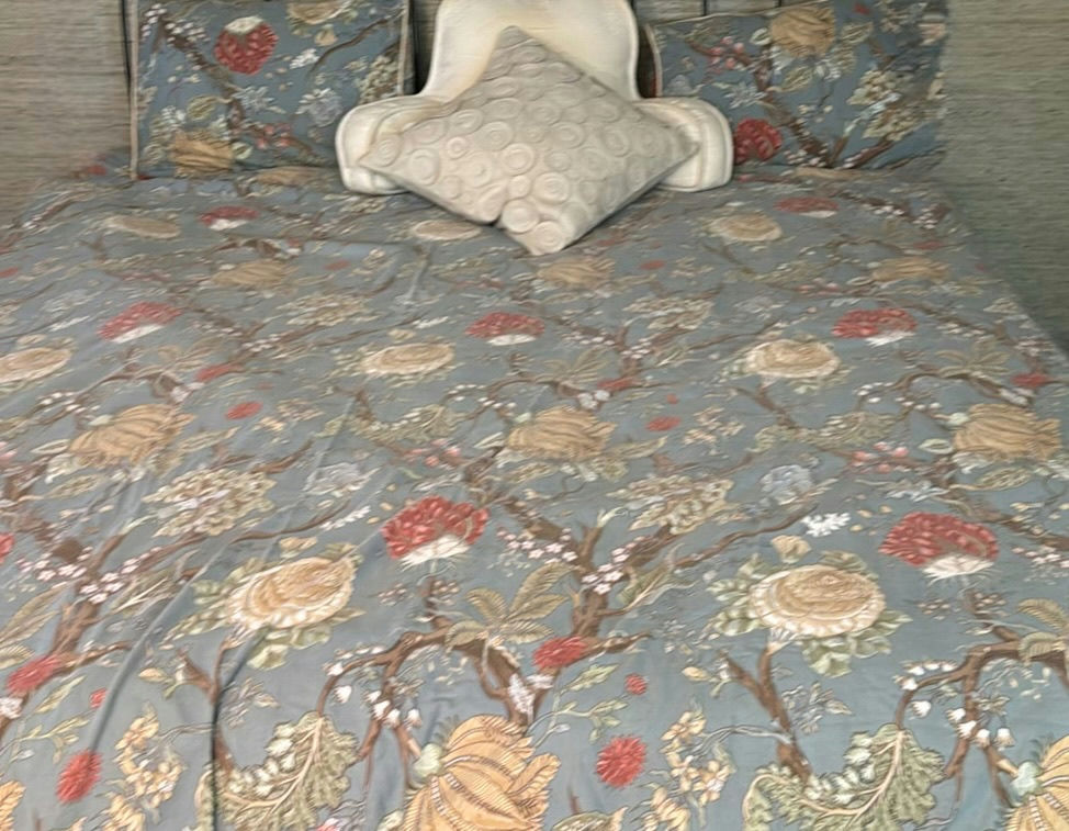 Pottery Barn Bedding - image 2 of 7