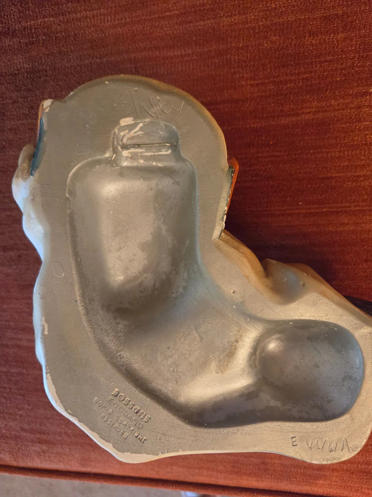 Vintage Bossons "Dessert Hawks" Chalkware - image 1 of 6