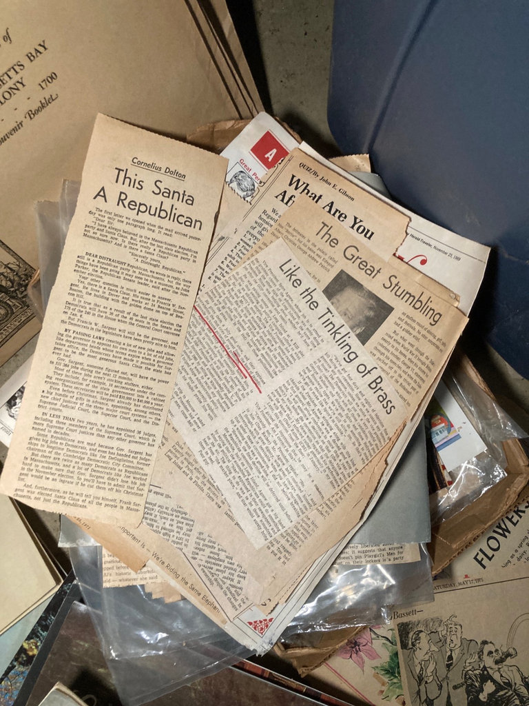 Collection of vintage magazines, programs, and ephemera - image 11 of 13
