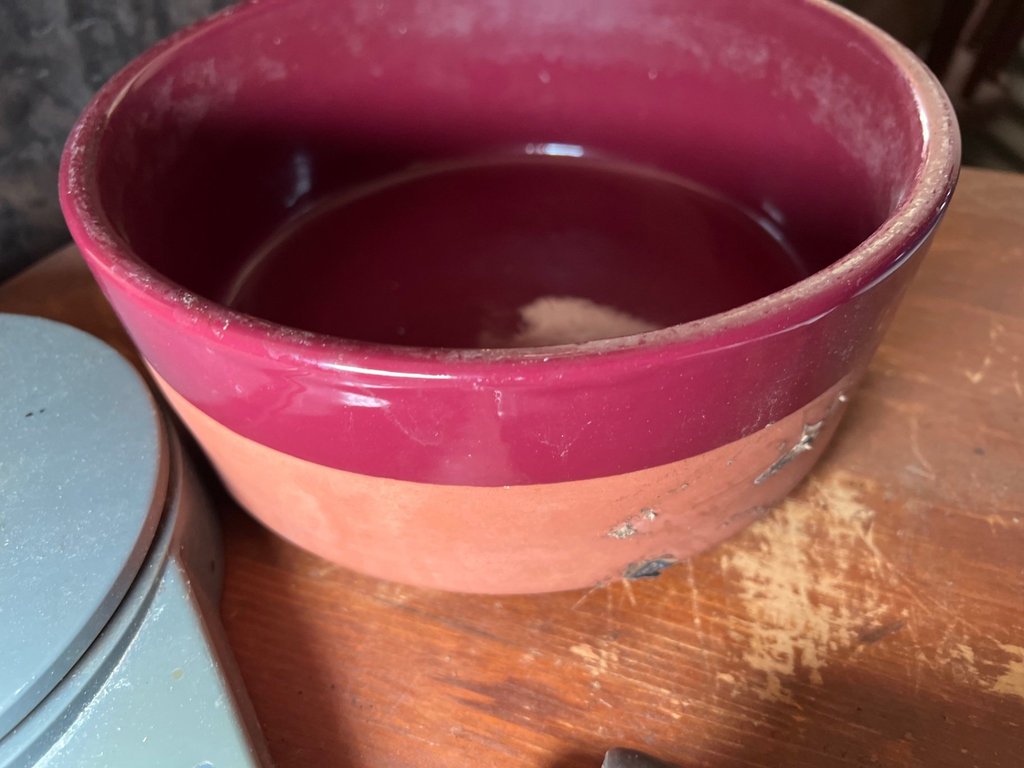 Assorted vintage kitchenware and metal tools - image 10 of 10
