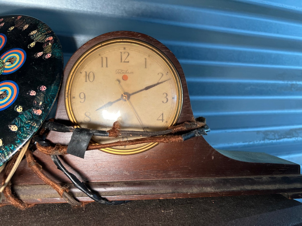 Vintage Telechron/GE clock components and decorative disk - image 3 of 8