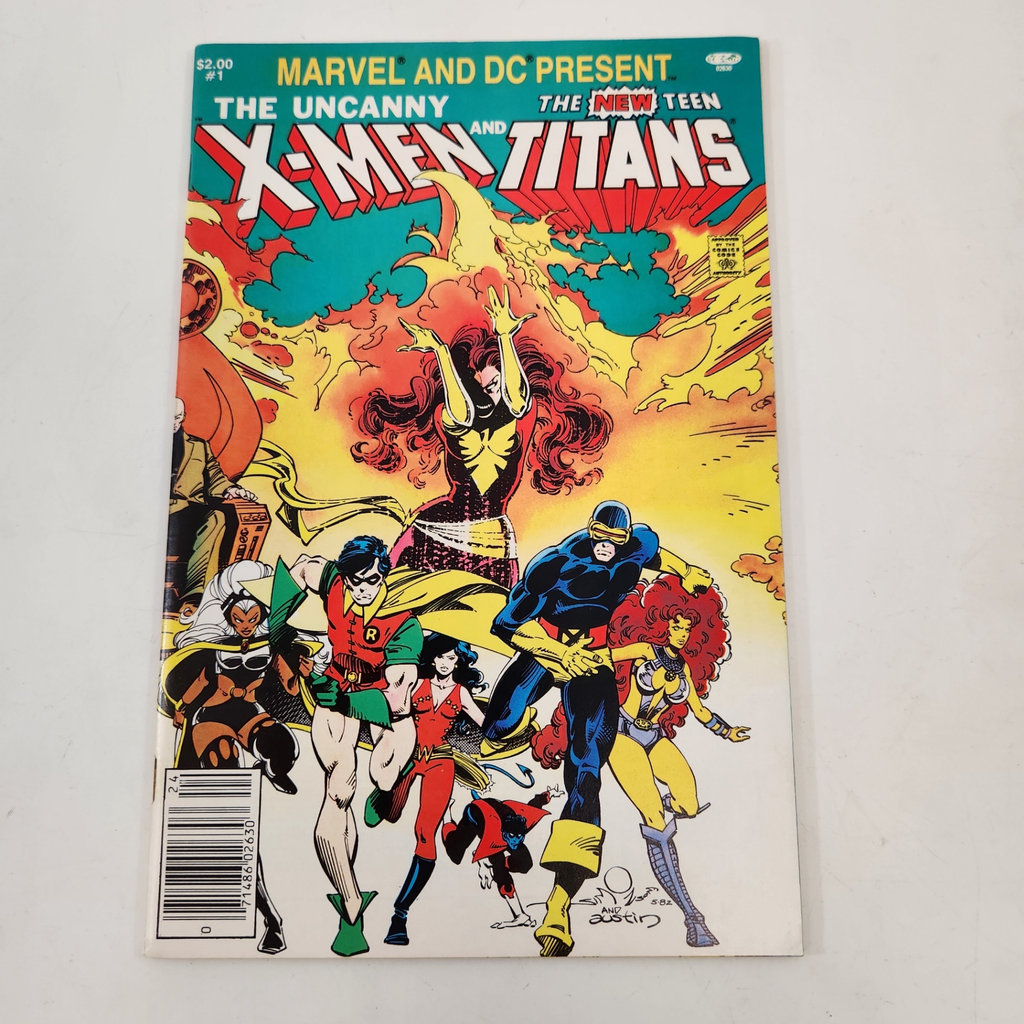 Marvel and DC Present 1 - image 1 of 5