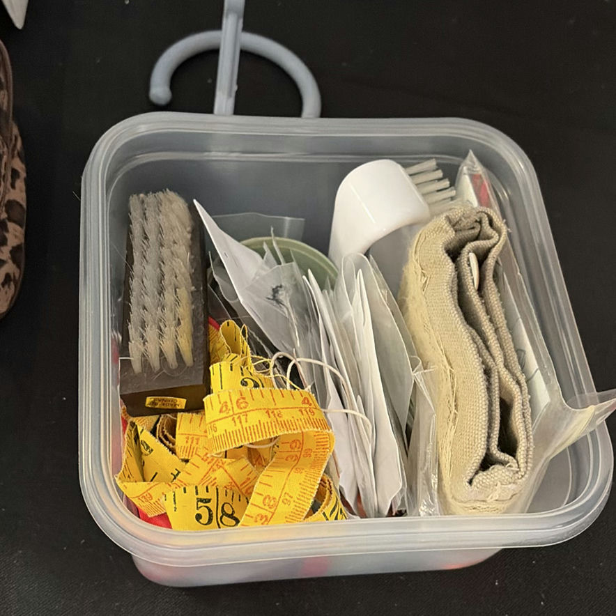 Assorted Bags, Organizers, Artwork, and Household Accessories - image 10 of 13