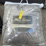 2 Folding chair with Mink Sherpa blanket and carry bag - thumbnail 3 of 4