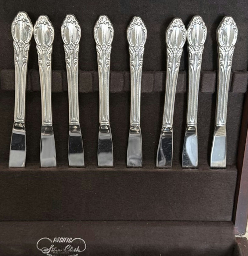 Silverware Flatware Set in Wooden Storage Chest - image 3 of 6