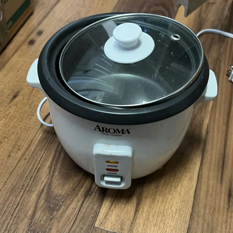 Rice cooker, circular-ring mug rack, glass dish, and ridged pan - image 1 of 4
