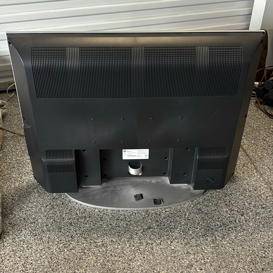 Vizio L32 HDTV Television with Stand - image 3 of 4