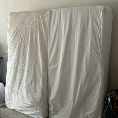 Twin boxspring and Mattresse with Bed Frame Rails - Image 1 of 5