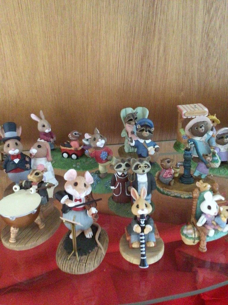 Tender Touches animal figurine collection - image 8 of 12