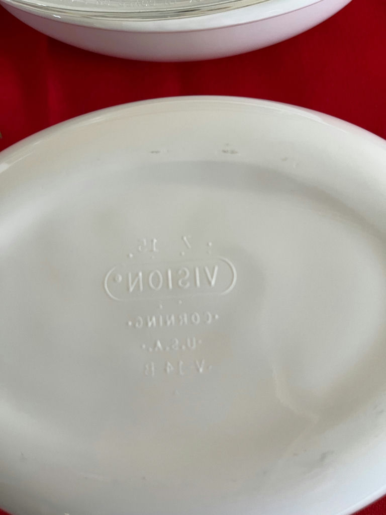 White casserole and bakeware set with clear lids - image 3 of 4
