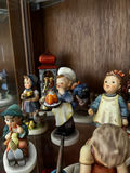 Assorted Hummel porcelain figurine collection - thumbnail 5 of 6