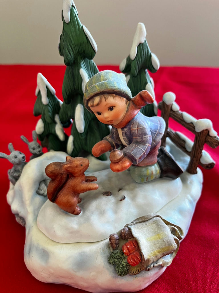 Christmas-themed porcelain figurine diorama set Göbel - image 3 of 5