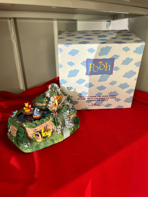 Winnie the Pooh miniature diorama with characters - Image 1 of 2