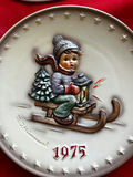 M.J. Hummel Annual Plates (1972–1975) - thumbnail 7 of 8