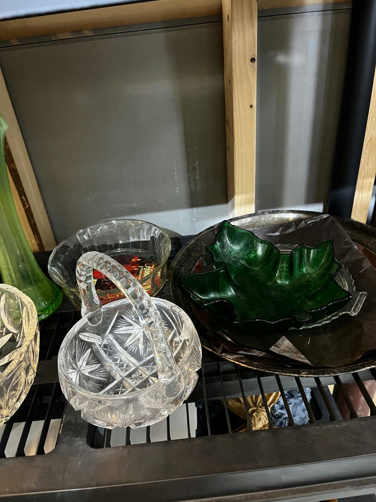 Crystal glassware and assorted servingware - image 3 of 4