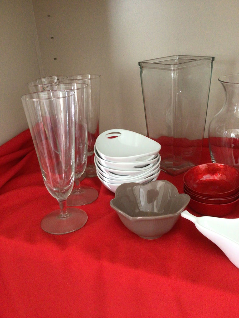 Assorted glassware and dishware - image 4 of 5