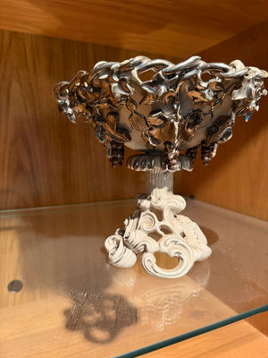 Probably Villeroy & Boch Ornate pedestal bowl with grape and leaf motif - Image 1 of 2