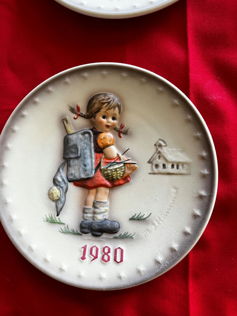 Goebel Hummel Annual Plates (1980–1983) - image 2 of 9