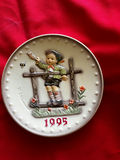 M.J. Hummel Annual Plate Series (1992–1995) – Four Goebel Porcelain Plates - thumbnail 8 of 9