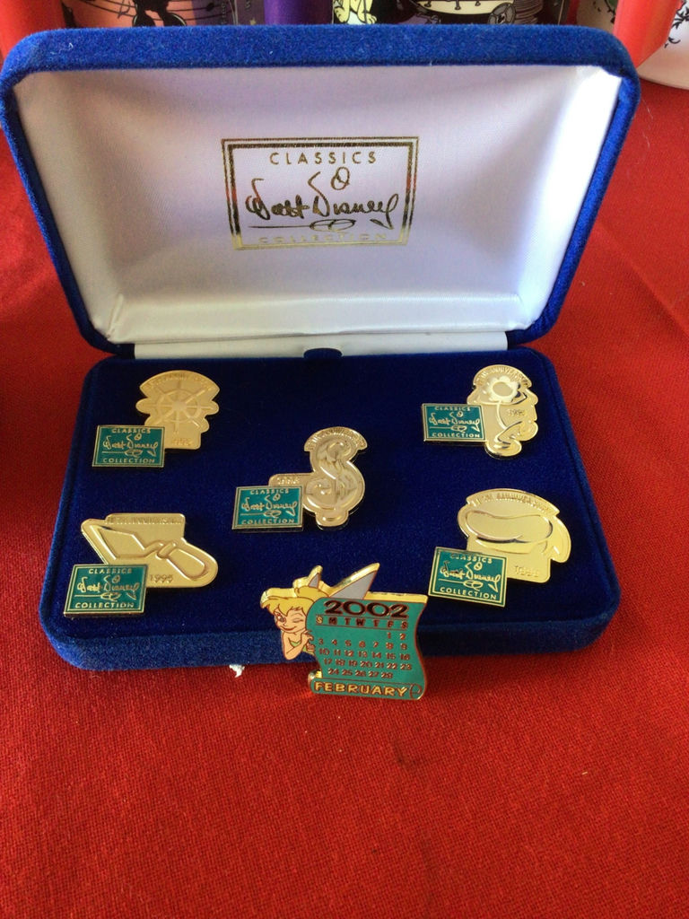 Disney Mugs and Classics Walt Disney Collection Pins - image 2 of 3
