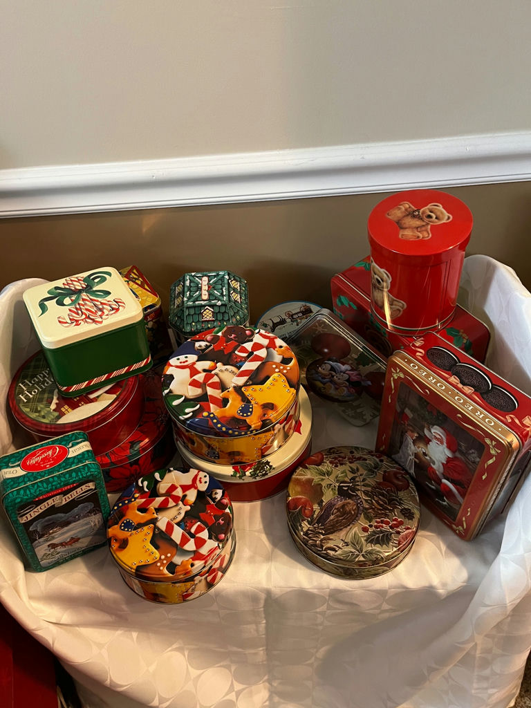 Christmas-Themed Metal Tin Containers - image 1 of 1