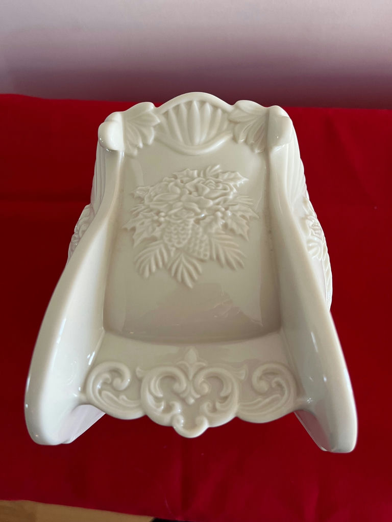 Lenox The Winter Bouquet Sleigh and Matching Ivory Vase - image 6 of 6