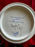 Goebel Collectors plate with three pendant necklaces - thumbnail 2 of 4
