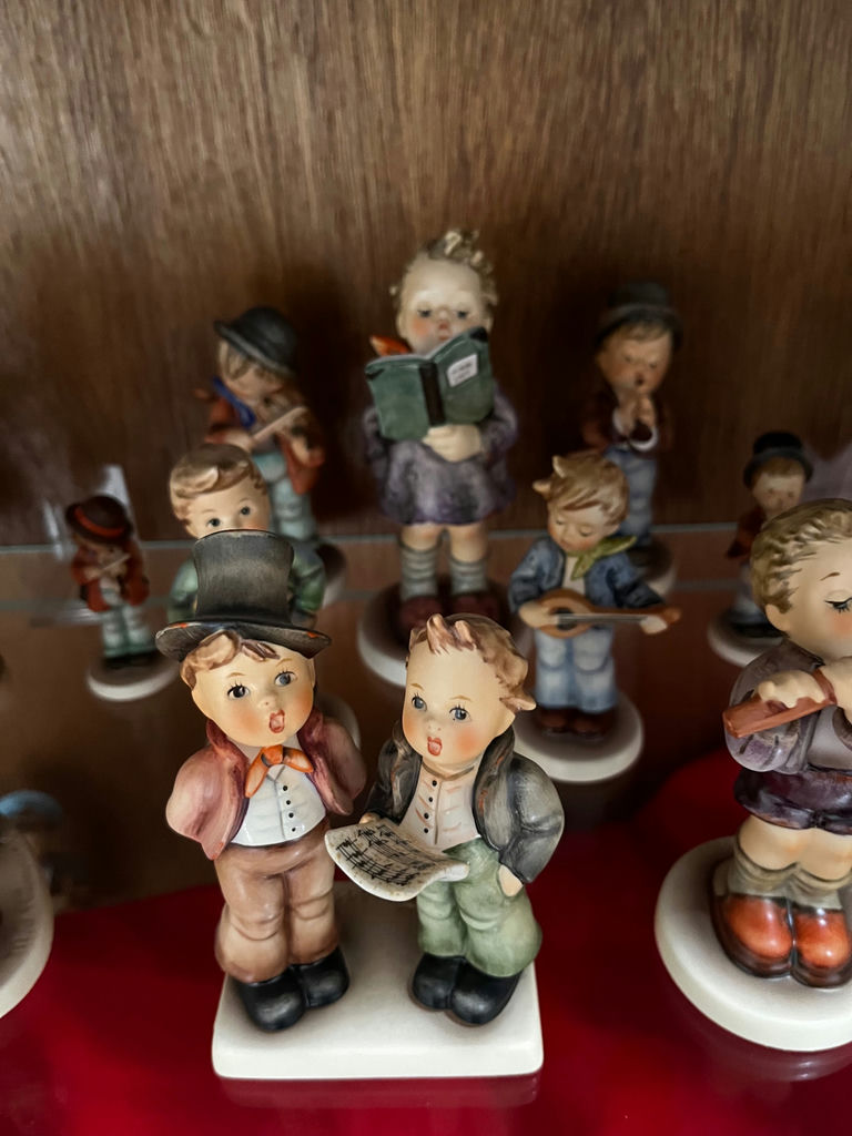 Goebel porcelain figurines: villagers and musicians - image 2 of 6