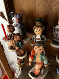 Decorative Hummel ceramic figurine collection - thumbnail 4 of 5