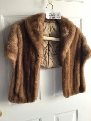 Brown fur stole with satin lining - Image 1 of 5