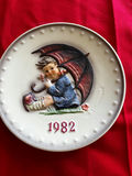Goebel Hummel Annual Plates (1980–1983) - thumbnail 6 of 9