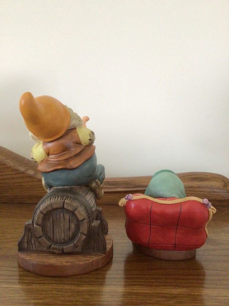 Snow White and the Seven Dwarfs collectible figurines with certificates - image 2 of 4