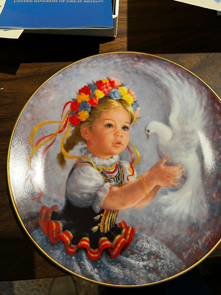Festival Children of the World collectible plates set - image 3 of 12