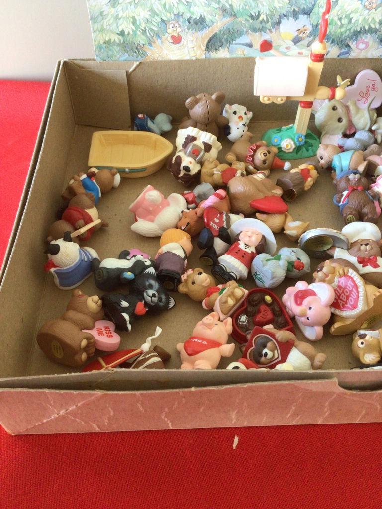 Assorted miniature animal figurines with Valentine motifs - image 2 of 4