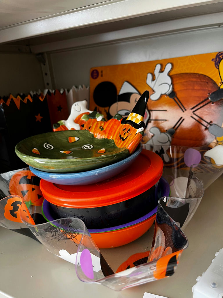 Halloween lanterns and stackable Halloween dinnerware - image 3 of 4