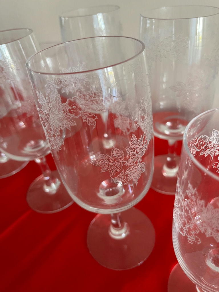 Vintage etched glass stemware: four wine glasses, four cocktail glasses, four champagne flutes - image 2 of 2